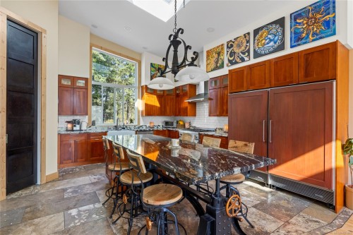 440 Gilbert Rd, Qualicum Beach, BC 