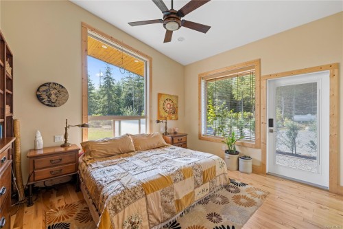 440 Gilbert Rd, Qualicum Beach, BC 