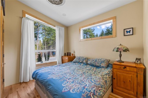 440 Gilbert Rd, Qualicum Beach, BC 