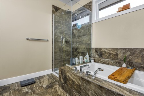 698 Eagle View Pl, Campbell River, BC 