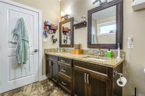 698 Eagle View Pl, Campbell River, BC 