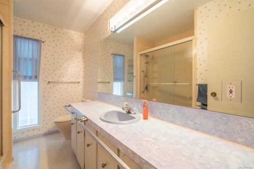 5020/5010 Fillinger Cres, Nanaimo, BC 