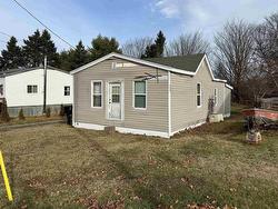 9 Victor Avenue  Amherst, NS B4H 2L3