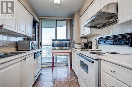 807 - 238 Doris Avenue, Toronto, ON - Indoor Photo Showing Kitchen With Double Sink