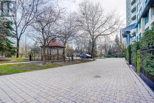 807 - 238 Doris Avenue, Toronto, ON - Outdoor