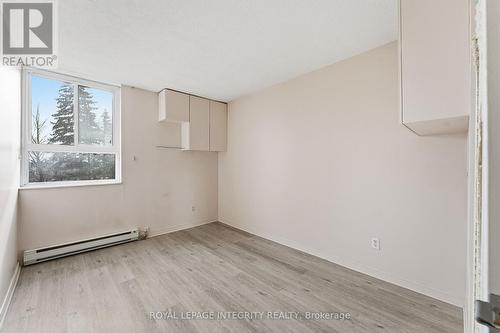 401 - 2000 Jasmine Crescent, Ottawa, ON - Indoor Photo Showing Other Room