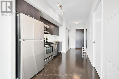 3509 - 105 The Queensway Avenue, Toronto, ON - Indoor Photo Showing Kitchen