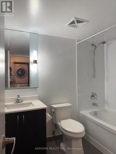 921 - 320 Richmond Street E, Toronto, ON - Indoor Photo Showing Bathroom