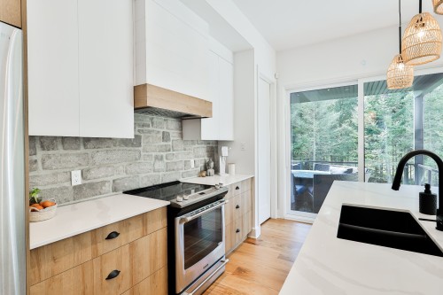 Cuisine - 1104 Ch. Du Massif, Piedmont, QC - Indoor Photo Showing Kitchen With Upgraded Kitchen