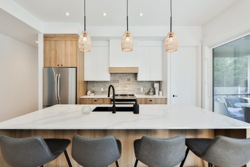 Cuisine - 1104 Ch. Du Massif, Piedmont, QC - Indoor Photo Showing Kitchen With Upgraded Kitchen