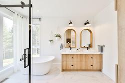 Salle de bains attenante à la CCP - 