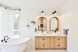 Salle de bains attenante à la CCP - 