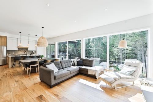 Salon - 1104 Ch. Du Massif, Piedmont, QC - Indoor Photo Showing Living Room