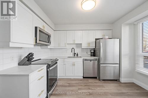 56 - 135 Belmont Drive, London South (South O), ON - Indoor Photo Showing Kitchen With Stainless Steel Kitchen With Upgraded Kitchen