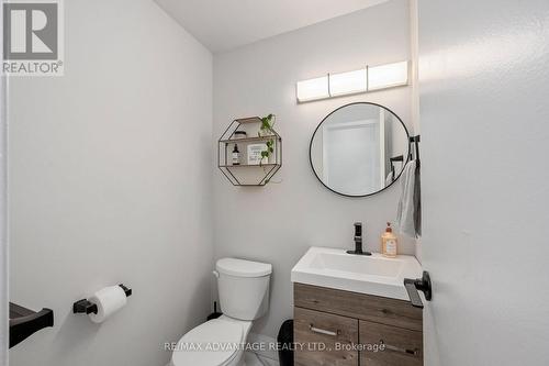 56 - 135 Belmont Drive, London South (South O), ON - Indoor Photo Showing Bathroom