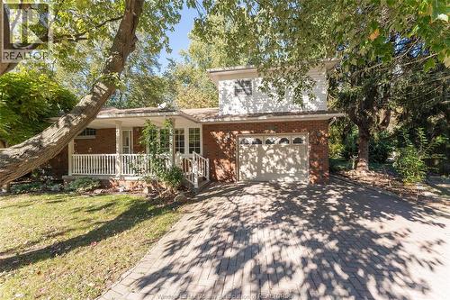 1005 BOUFFARD  Lasalle, ON N9J 1G8