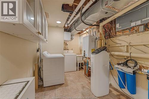 1005 Bouffard, Lasalle, ON - Indoor Photo Showing Laundry Room