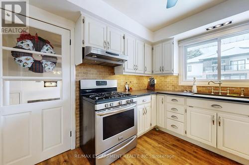 19 Douglas Road, Hamilton, ON - Indoor Photo Showing Kitchen