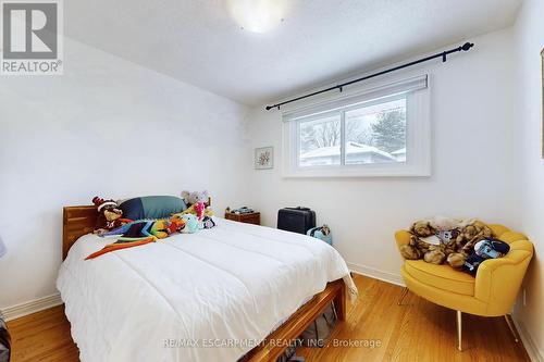 19 Douglas Road, Hamilton, ON - Indoor Photo Showing Bedroom