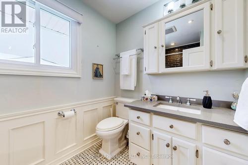 19 Douglas Road, Hamilton, ON - Indoor Photo Showing Bathroom