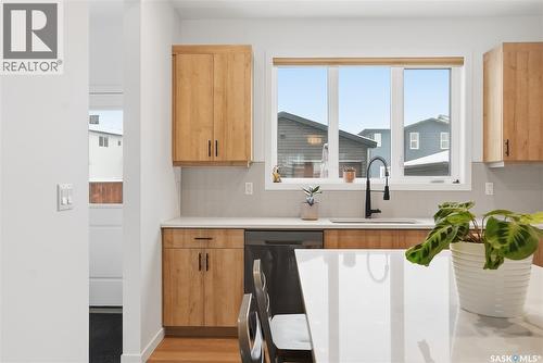 147 Taube Avenue, Saskatoon, SK - Indoor Photo Showing Kitchen