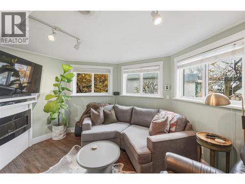 1273 Killarney Street, Penticton, BC - Indoor Photo Showing Living Room