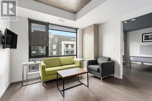 1702 - 105 Champagne Avenue S, Ottawa, ON - Indoor Photo Showing Living Room