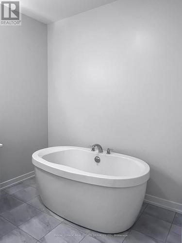 1215 Dartmouth Crescent, Oakville, ON - Indoor Photo Showing Bathroom