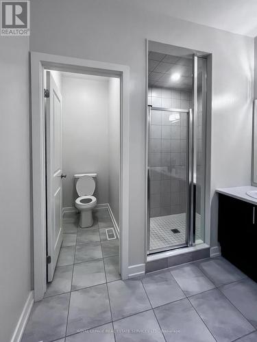 1215 Dartmouth Crescent, Oakville, ON - Indoor Photo Showing Bathroom
