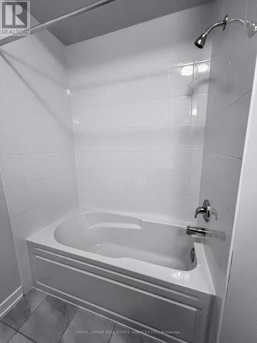 1215 Dartmouth Crescent, Oakville, ON - Indoor Photo Showing Bathroom