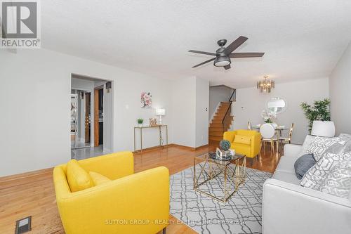 3783 Keenan Crescent, Mississauga, ON - Indoor Photo Showing Living Room