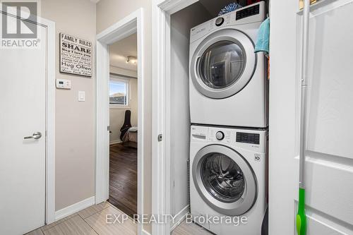 78 Sunset Trail, Toronto, ON - Indoor Photo Showing Laundry Room