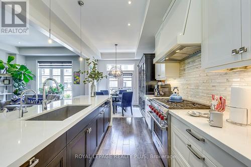 221 Hanover Street, Oakville, ON - Indoor Photo Showing Kitchen With Upgraded Kitchen