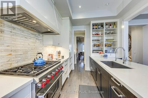 221 Hanover Street, Oakville, ON - Indoor Photo Showing Kitchen With Upgraded Kitchen