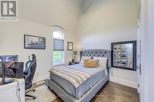 221 Hanover Street, Oakville, ON - Indoor Photo Showing Bedroom