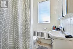 Apt 2 4 piece bath - 