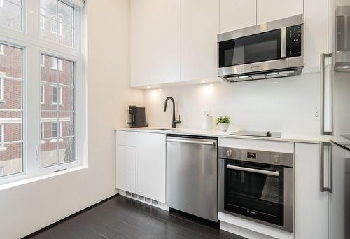Kitchen - 407Z  - 413Z Av. Édouard-Charles, Montréal (Outremont), QC - Indoor Photo Showing Kitchen With Upgraded Kitchen