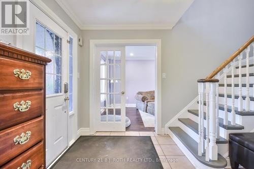 Large foyer - 1327 Vincent Crescent, Innisfil, ON - Indoor Photo Showing Other Room