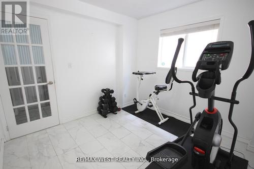 7374 Black Walnut Trail, Mississauga, ON - Indoor Photo Showing Gym Room