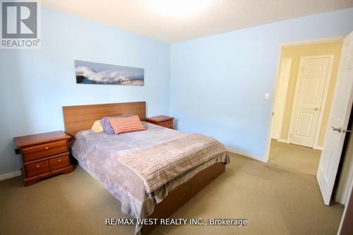 7374 Black Walnut Trail, Mississauga, ON - Indoor Photo Showing Bedroom