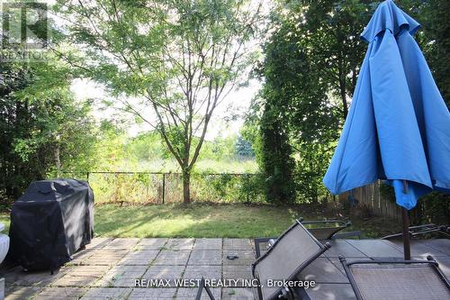 7374 Black Walnut Trail, Mississauga, ON - Outdoor