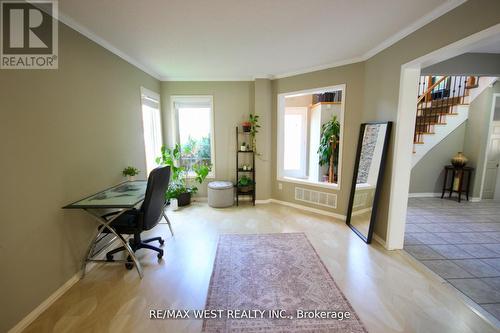 7374 Black Walnut Trail, Mississauga, ON - Indoor