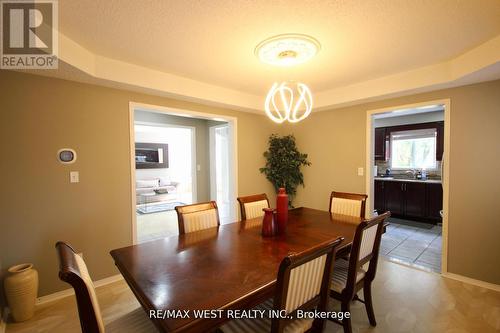 7374 Black Walnut Trail, Mississauga, ON - Indoor Photo Showing Dining Room