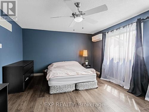 64 - 2050 Upper Middle Road, Burlington, ON - Indoor Photo Showing Bedroom