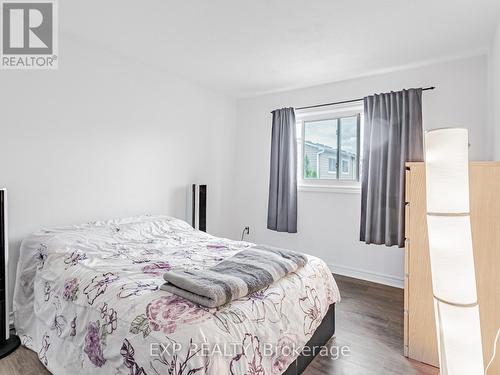 64 - 2050 Upper Middle Road, Burlington, ON - Indoor Photo Showing Bedroom