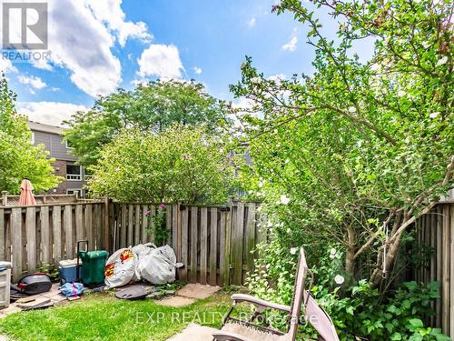 64 - 2050 Upper Middle Road, Burlington, ON - Outdoor