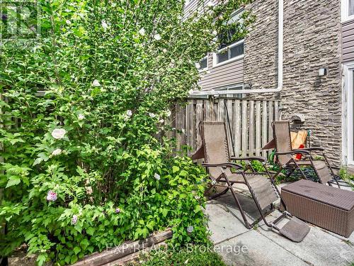 64 - 2050 Upper Middle Road, Burlington, ON - Outdoor