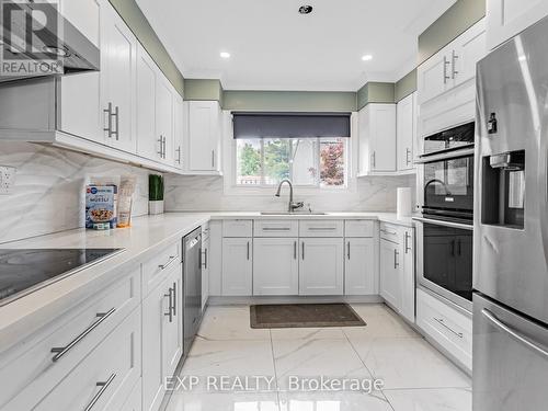 64 - 2050 Upper Middle Road, Burlington, ON - Indoor Photo Showing Kitchen With Upgraded Kitchen