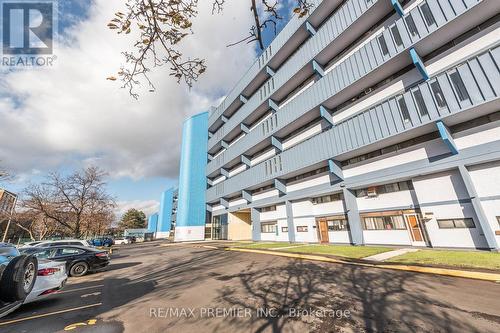 807 - 4673 Jane Street, Toronto, ON - Outdoor