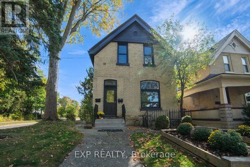 28 Springbank Drive, London South, ON - Outdoor With Facade